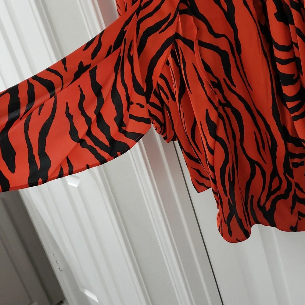 Dress - Picture 5 of 5